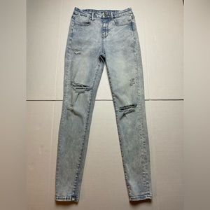 American Eagle Women 4 Next Level Stretch light mid rise distressed skinny jeans